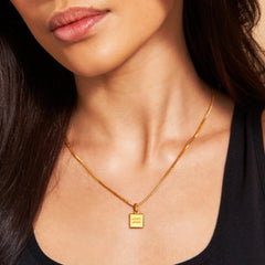 Aquarius Zodiac Pendant - Gold 18k