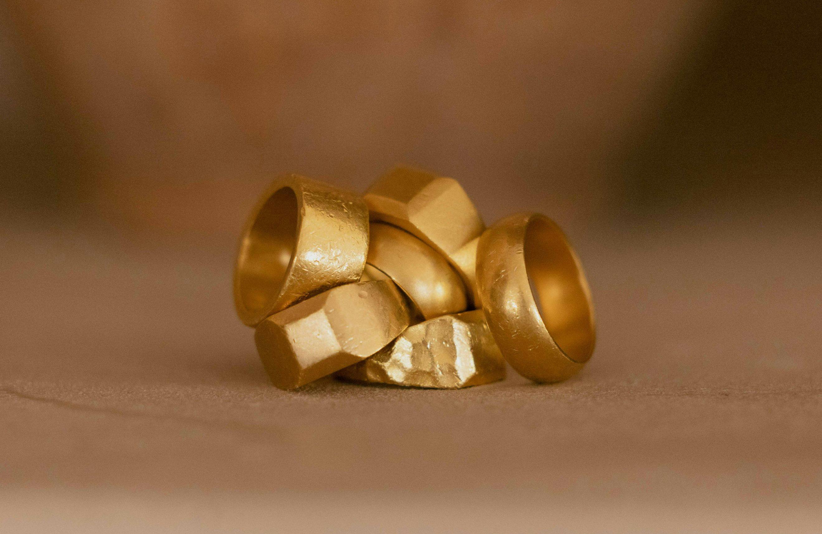 Model image - gold Rings