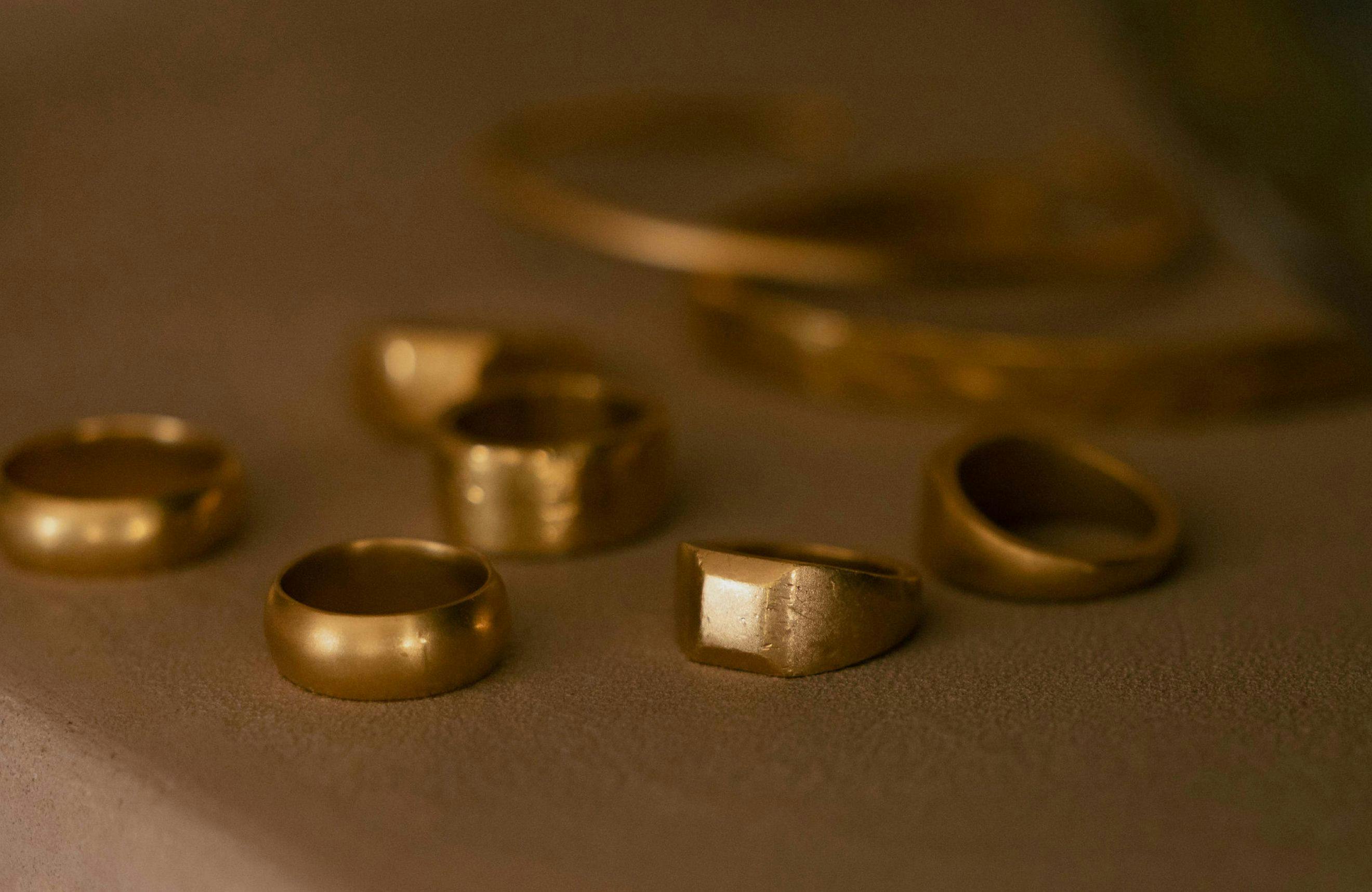 Model image - gold Rings