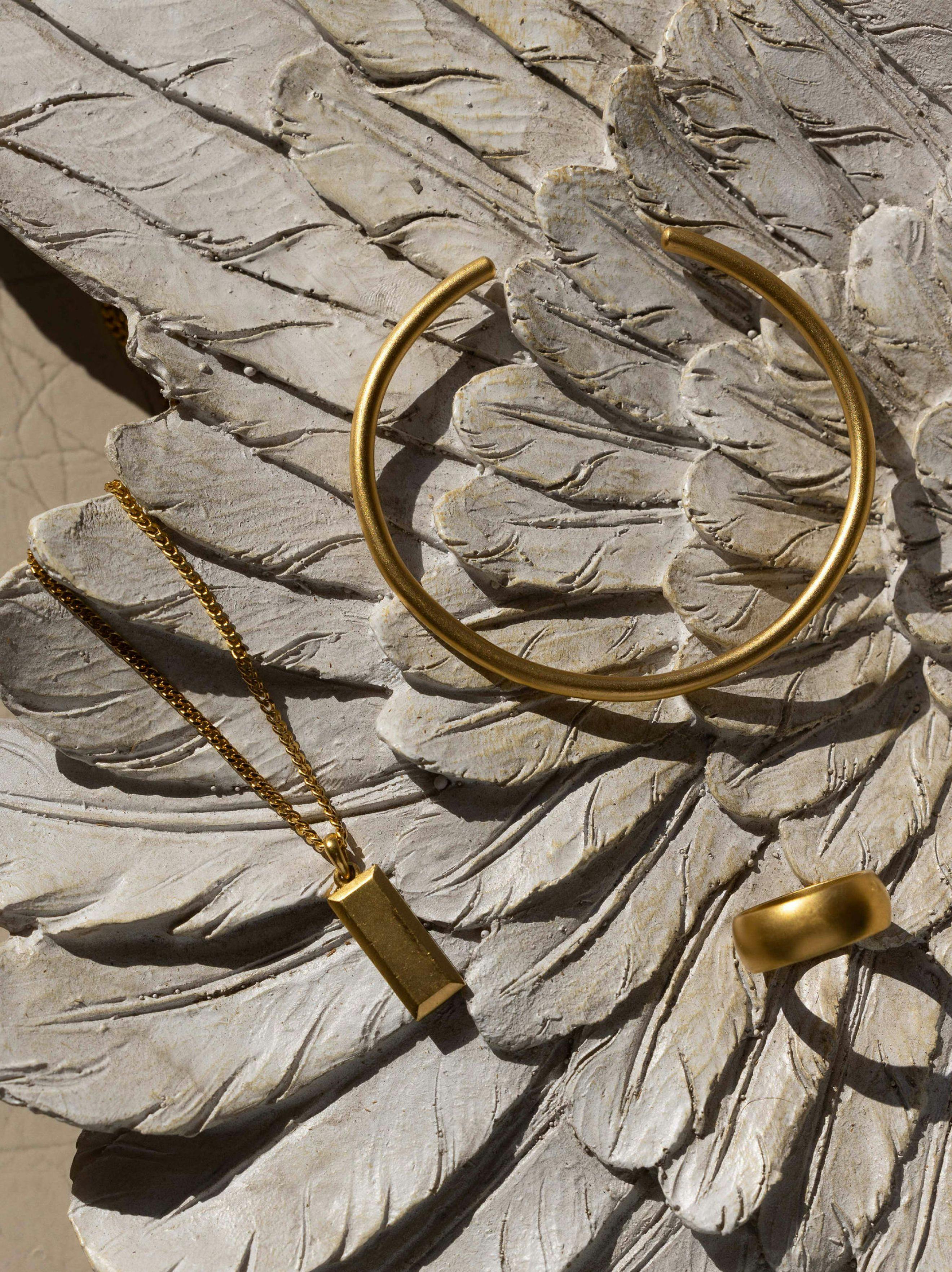Model image - gold Earrings
